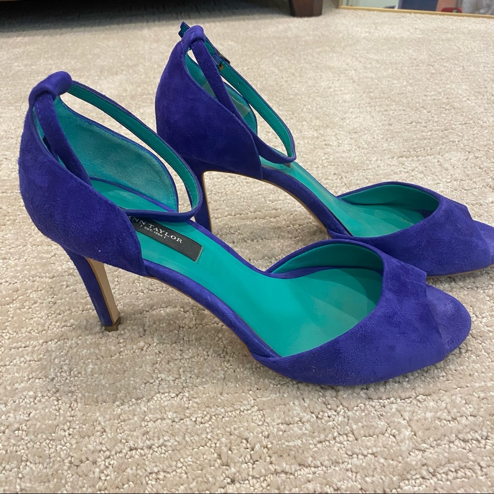 Ann Taylor Blue Suede Sandals size 8